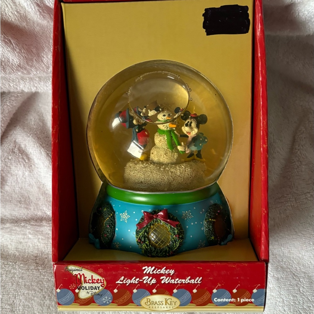 Original Mickey Holiday By Disney Mickey Light Up Waterfall SnowGlobe NEW